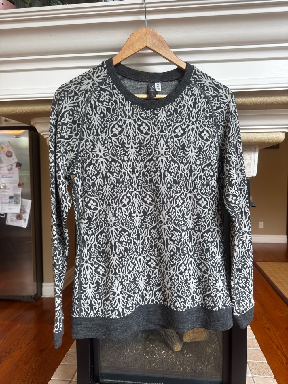 Ibex Grey Floral 100% Merino Wool Long Sleeve Crew Neck Top Medium Base layer